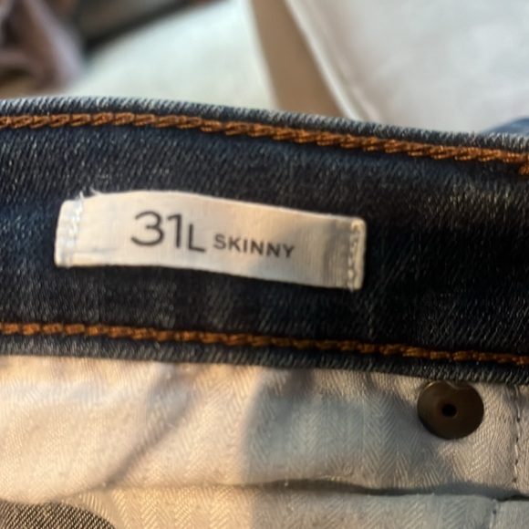 BANANA REPUBLIC CURVY MID-RISE SKINNY JEAN WITH BACK-SEAM - Picture 4 of 5